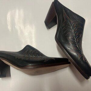 LUCCHESE CHARLIE 1 HORSE WOMEN'S LEATHER SLIP ON WESTERN SHOES, SIZE 6 1/2 B